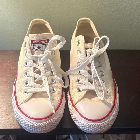 Converse women’s  Cream Canvas Sneakers with Red Trim - Picture 1 of 1